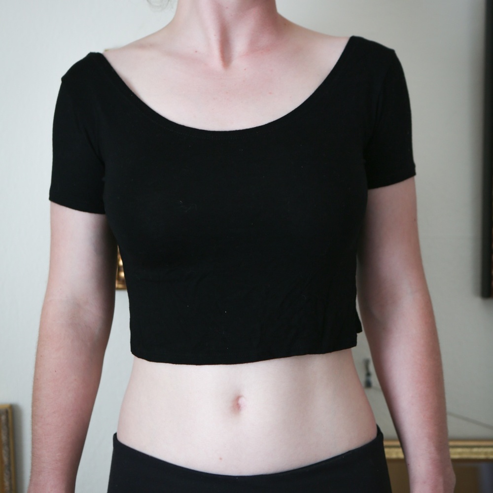 Basic Black Crop Tee